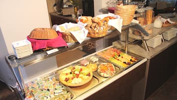 Tägliches Frühstücksbuffet gegen Gebühr