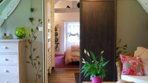 Double Room (Verger Helene) | Premium bedding, down duvets, desk, blackout curtains - La Closerie de la Herissiere (La Jaille-Yvon)