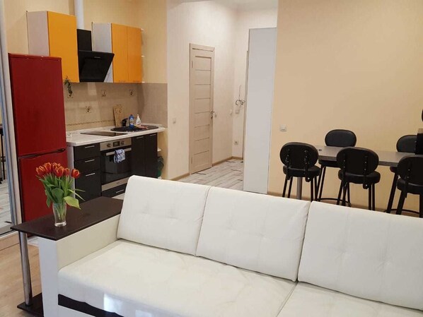 Studio | Silitysrauta/-lauta, ilmainen Wi-Fi, vuodevaatteet