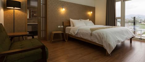 Deluxe Double Room (R202) | Gebar bulu kapas, bar mini, dihias secara berasingan