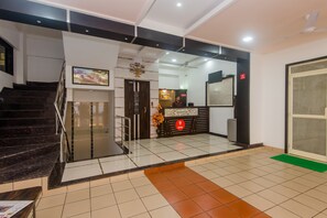 Lobby - OYO 13511 Hotel Gems (Navi Mumbai)