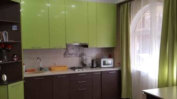 Studio | Eigene Küche | Kühlschrank, Mikrowelle, Wasserkocher, Kochgeschirr/Geschirr/Besteck