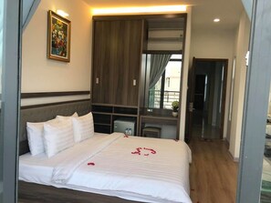 Suite Double or Twin Room, Balcony, River view