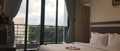 Suite Double or Twin Room, Balcony, River view