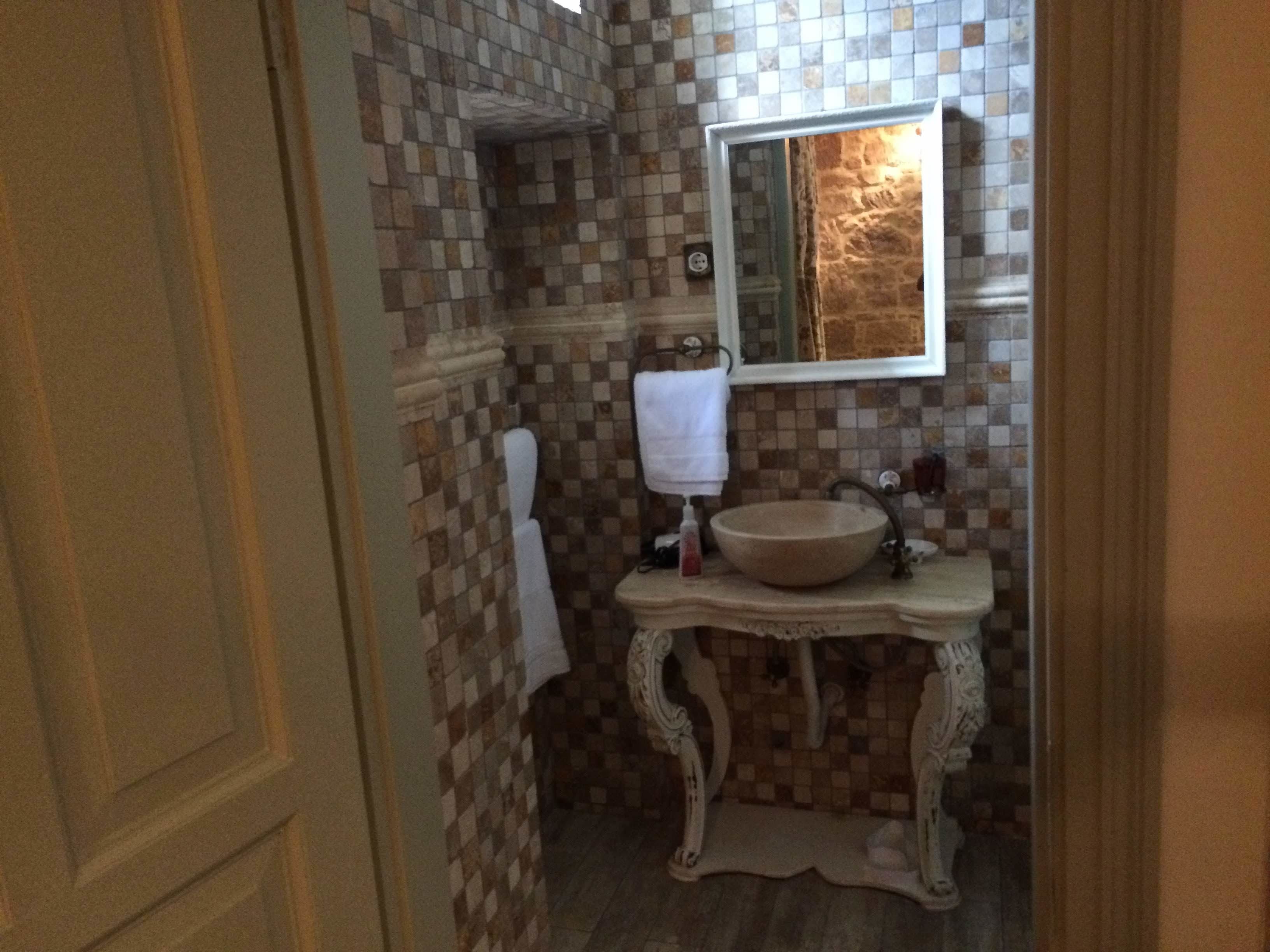 deluxe double room | bathroom | shower, free toiletries, hair dryer, slippers