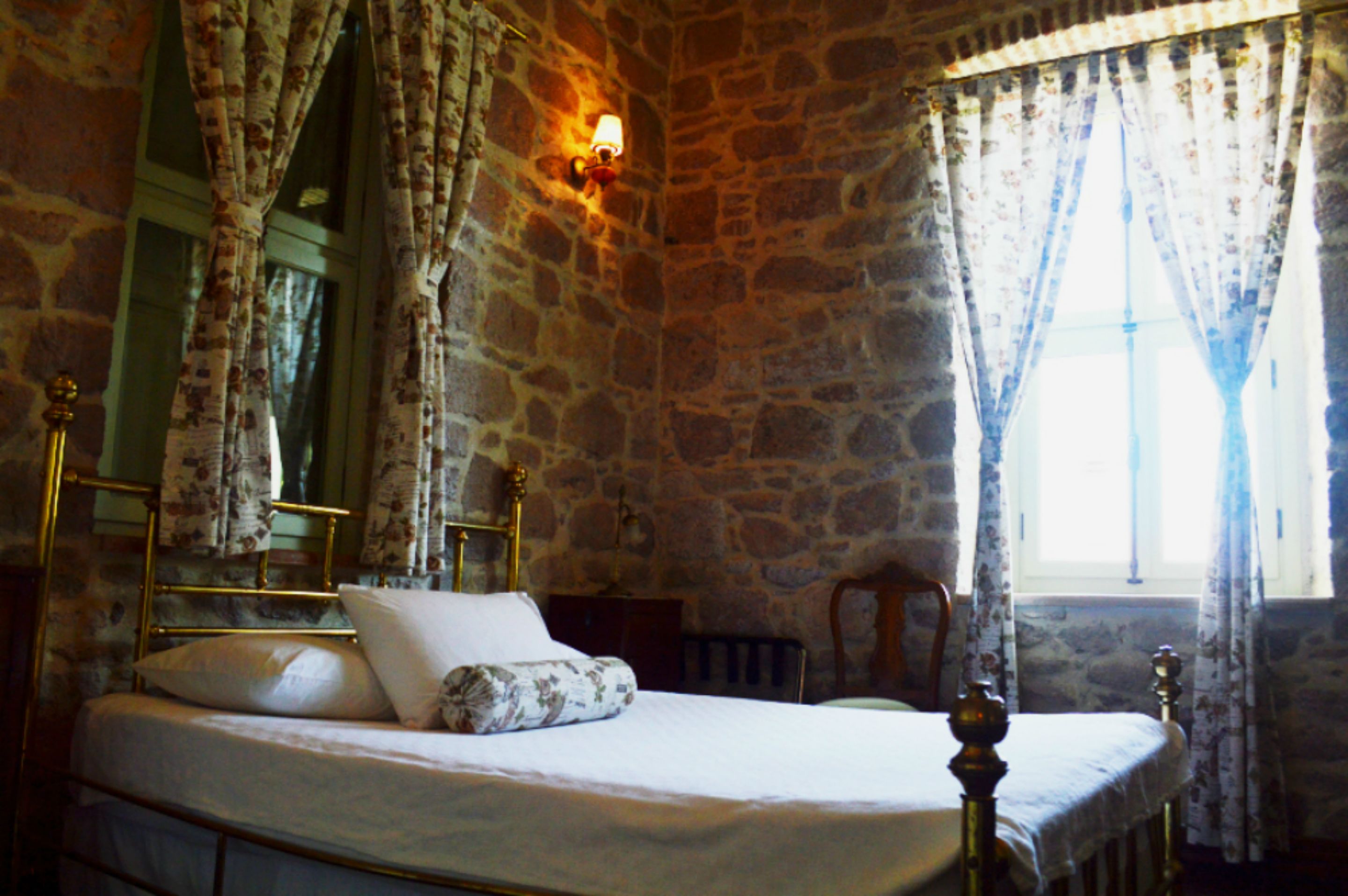 deluxe double room | blackout curtains, free wifi, bed sheets