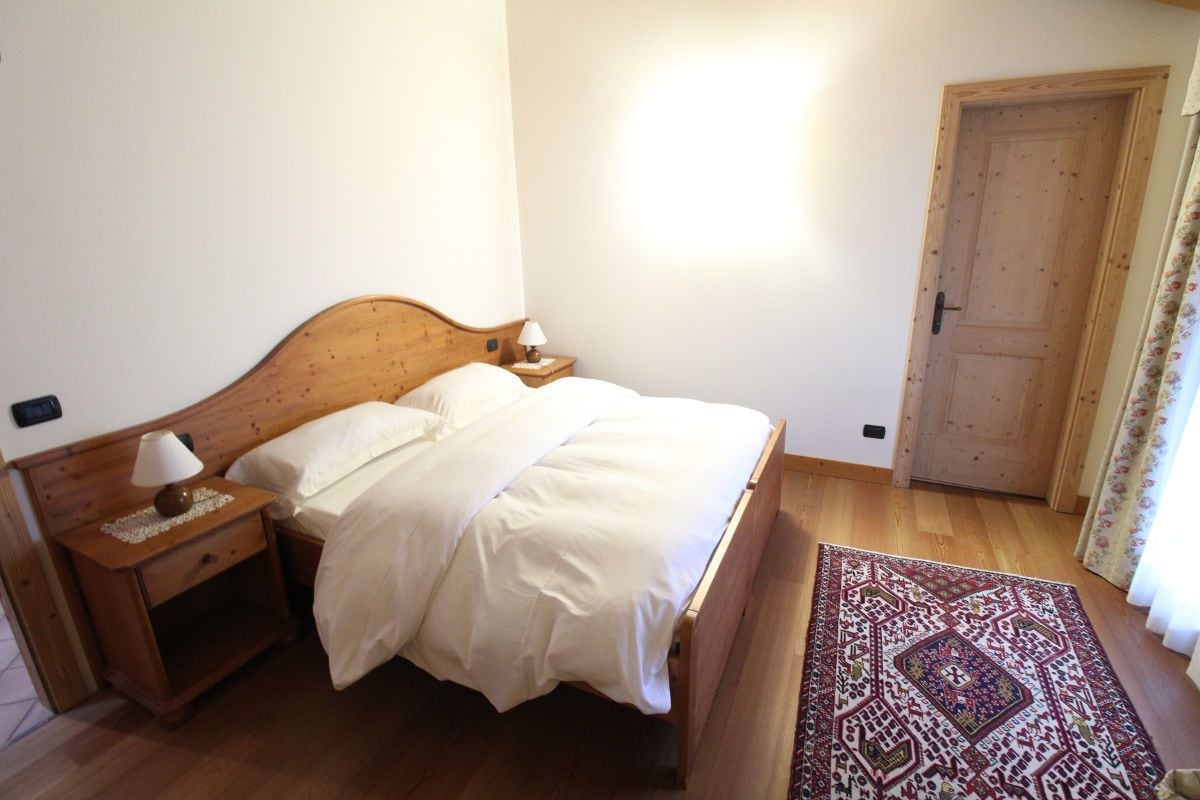 Individually furnished, desk, free WiFi