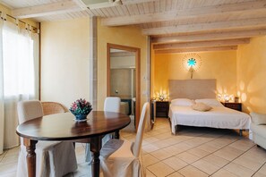 Junior Room, Jetted Tub, Sea View