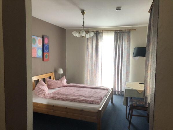 Bed sheets - Hotel Kreta (Ueberlingen)