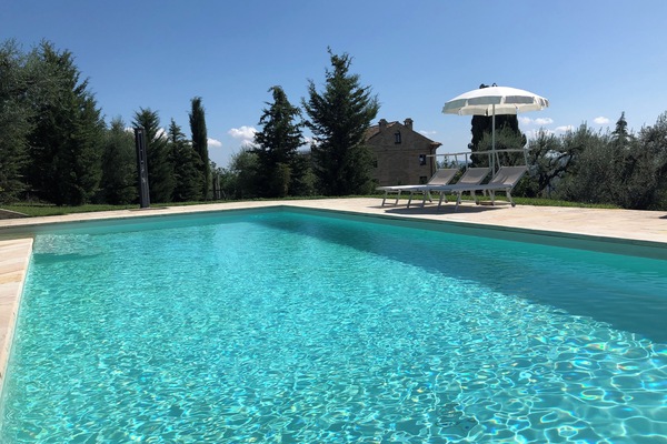 Ruang perawatan pasangan, sauna, hot tub, dan ruang uap