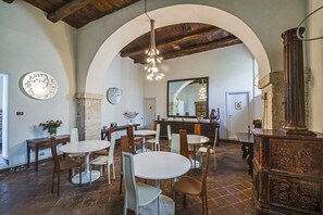 Free daily continental breakfast - Villa Dell'Annunziata (Rieti)