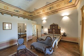 Deluxe Double Room | Minibar, in-room safe, desk, laptop workspace - Villa Dell'Annunziata (Rieti)