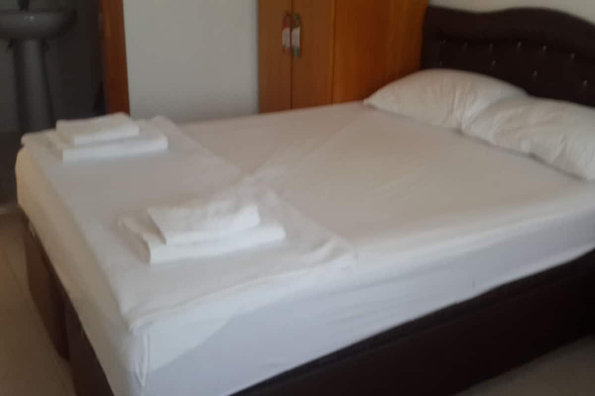 Standard Room, Sea View | Desk, free cribs/infant beds, free WiFi