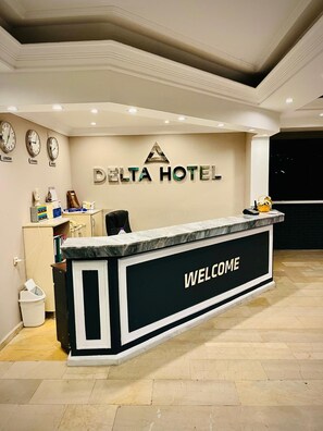 Lobby sitting area - Hotel Delta Altinkum (Didim)