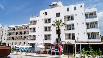 Fachada de la propiedad
