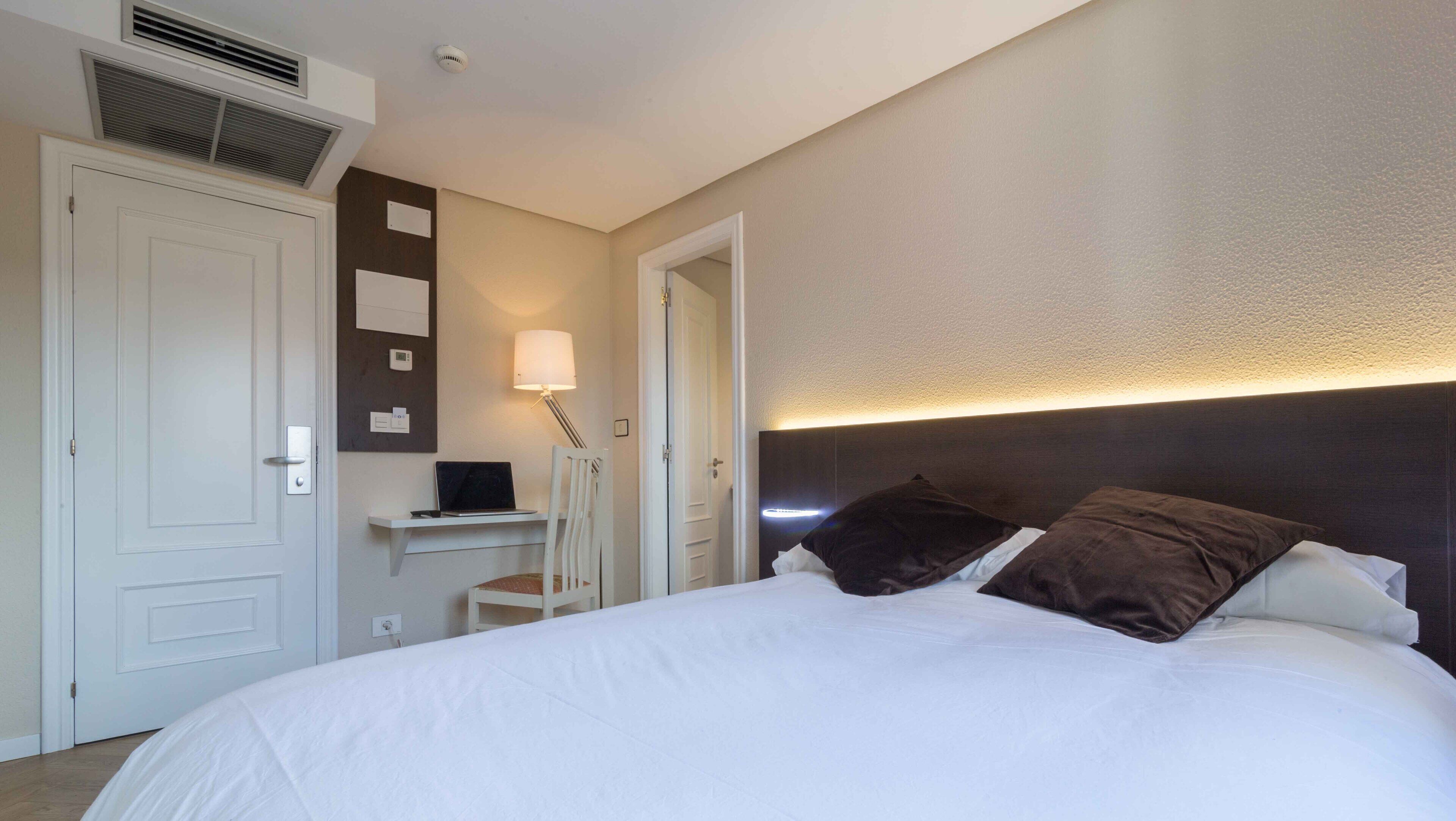 1 habitación, edredón, escritorio y wifi gratis 