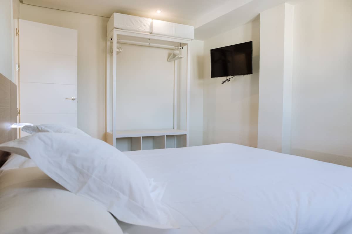 1 habitación, edredón, escritorio y wifi gratis
