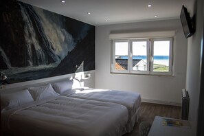 Ropa de cama de alta calidad y escritorio