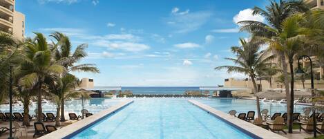 2 outdoor pools