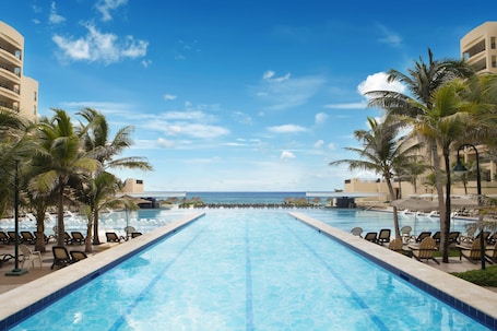 2 piscinas al aire libre