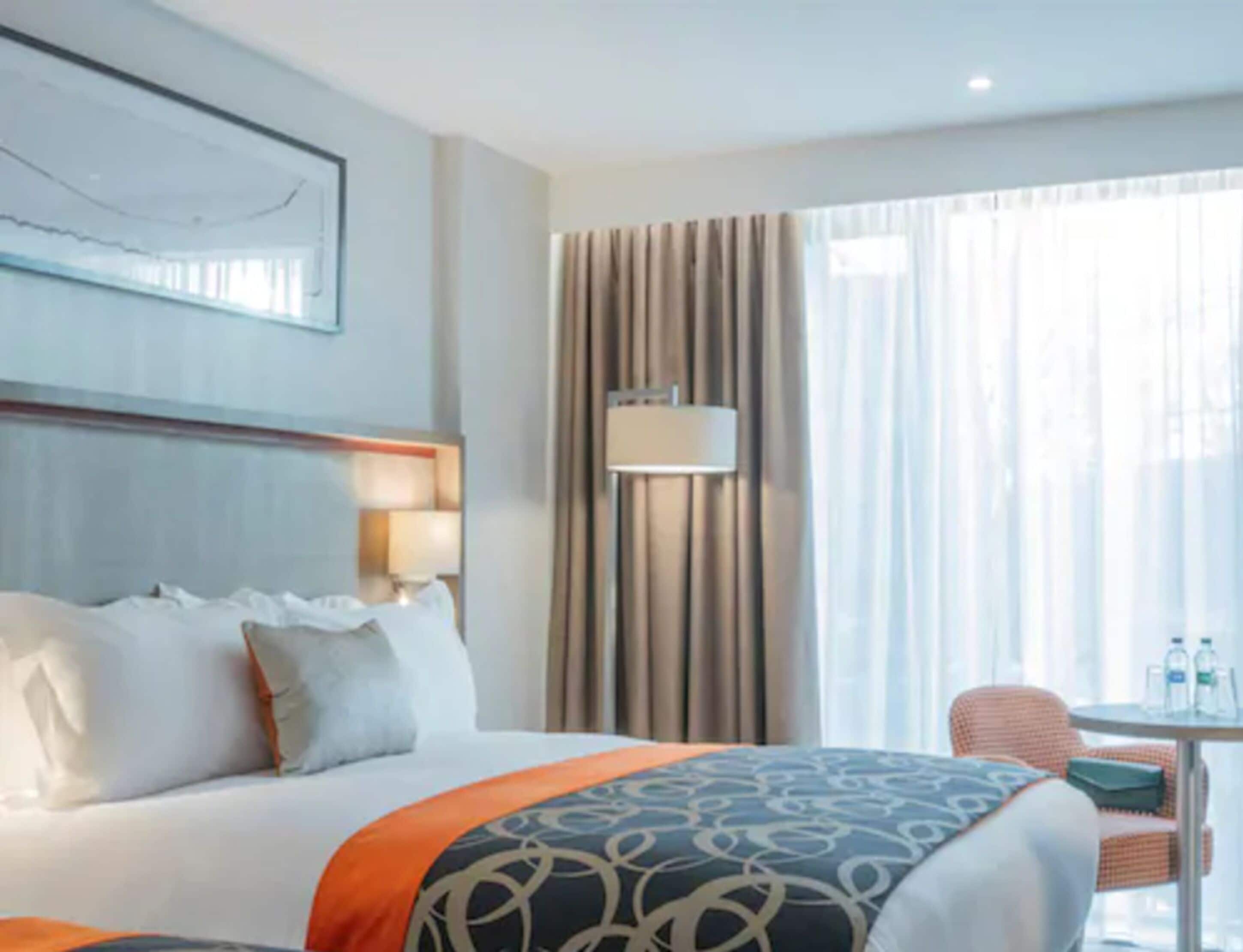 deluxe double & single | 1 bedroom, hypo-allergenic bedding, in-room safe, desk