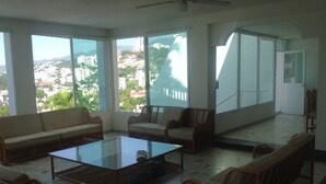 Living area - Casa Costa Azul (Acapulco)