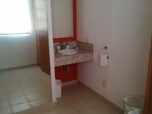 Bathroom - Century (Acapulco)