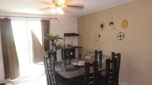 In-room dining - Storm K-01 (Acapulco)
