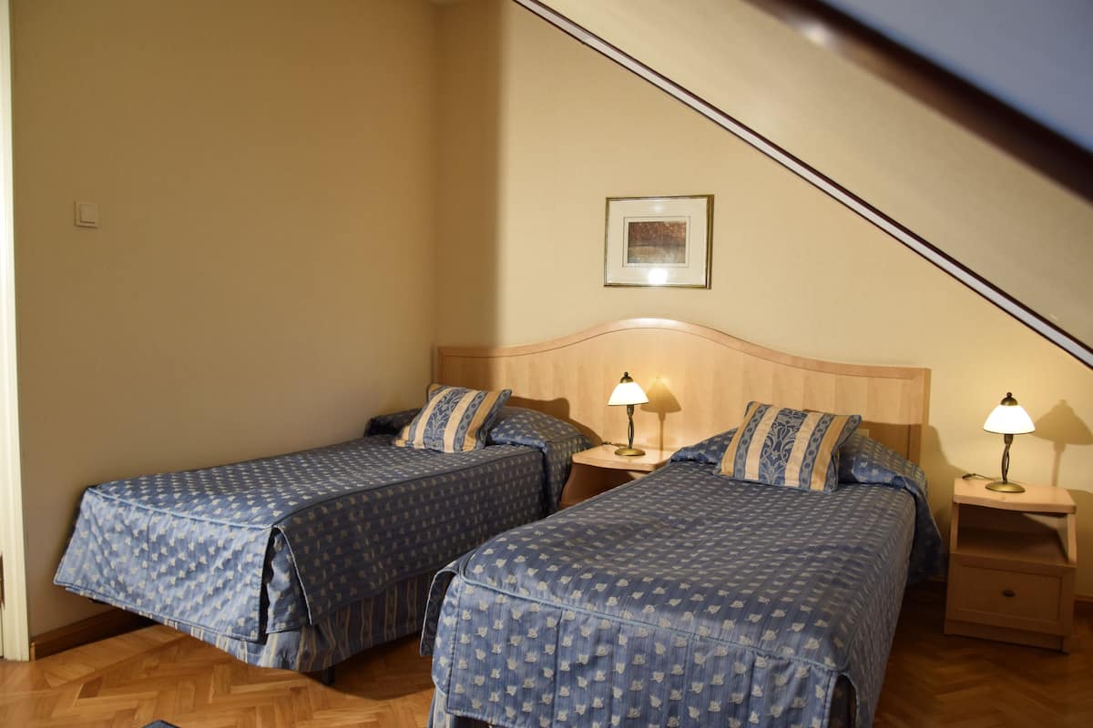 Standard Double Room | Desk, iron/ironing board, free WiFi, bed sheets