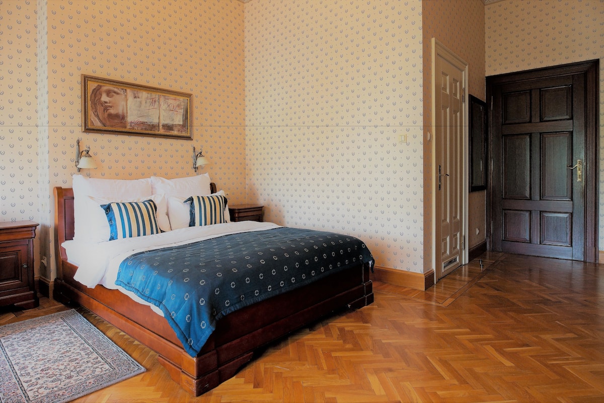 Superior Double Room, Courtyard Area | Desk, iron/ironing board, free WiFi, bed sheets