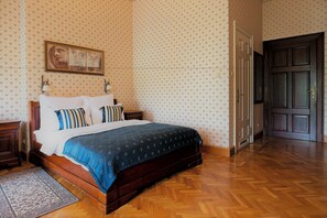 Superior Double Room, Courtyard Area | Desk, iron/ironing board, free WiFi, bed sheets - Pałac Wiejce (Skwierzyna)