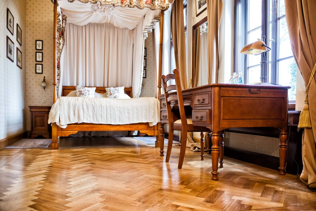 Suite, Garden Area