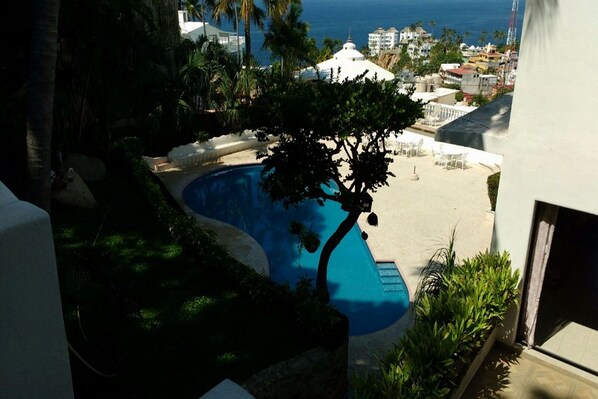 Kolam renang outdoor