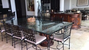 In-room dining - Tikal PB (Acapulco)