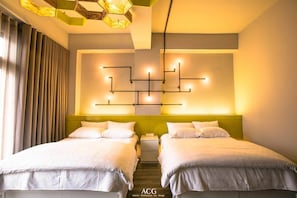 Comfort Quadruple Room, Balcony | Down comforters, individually decorated, individually furnished, desk - Art Zone (Hualien City)