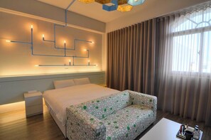 Deluxe tweepersoonskamer, 1 queensize bed, uitzicht op stad | Donzen dekbedden, individueel gedecoreerd, individueel gemeubileerd