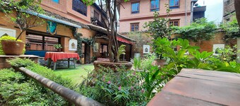 Pradhan House Homestay with Garden