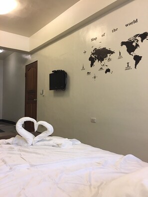 Double Room, City View | Desk, free WiFi