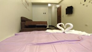 Double Room, City View | Desk, free WiFi