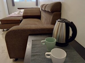 Double Room, City View | Desk, free WiFi
