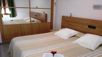 Bureau, chambres insonorisées, Wi-Fi gratuit, draps fournis