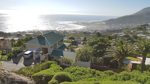 Property entrance - Villa Camps Bay Views (Cape Town)