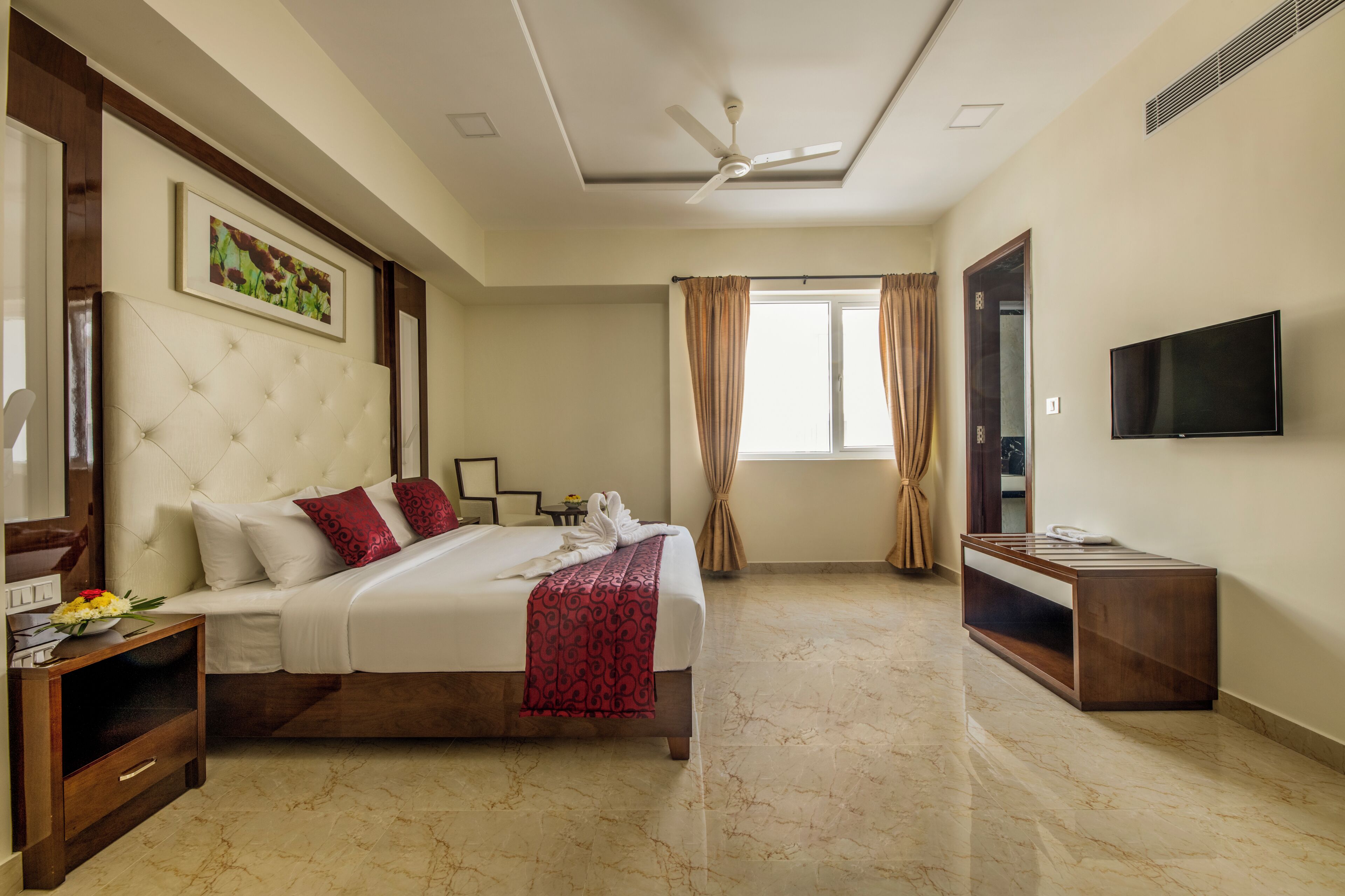 Executive Suite | 1 bedroom, premium bedding, pillow-top beds, minibar