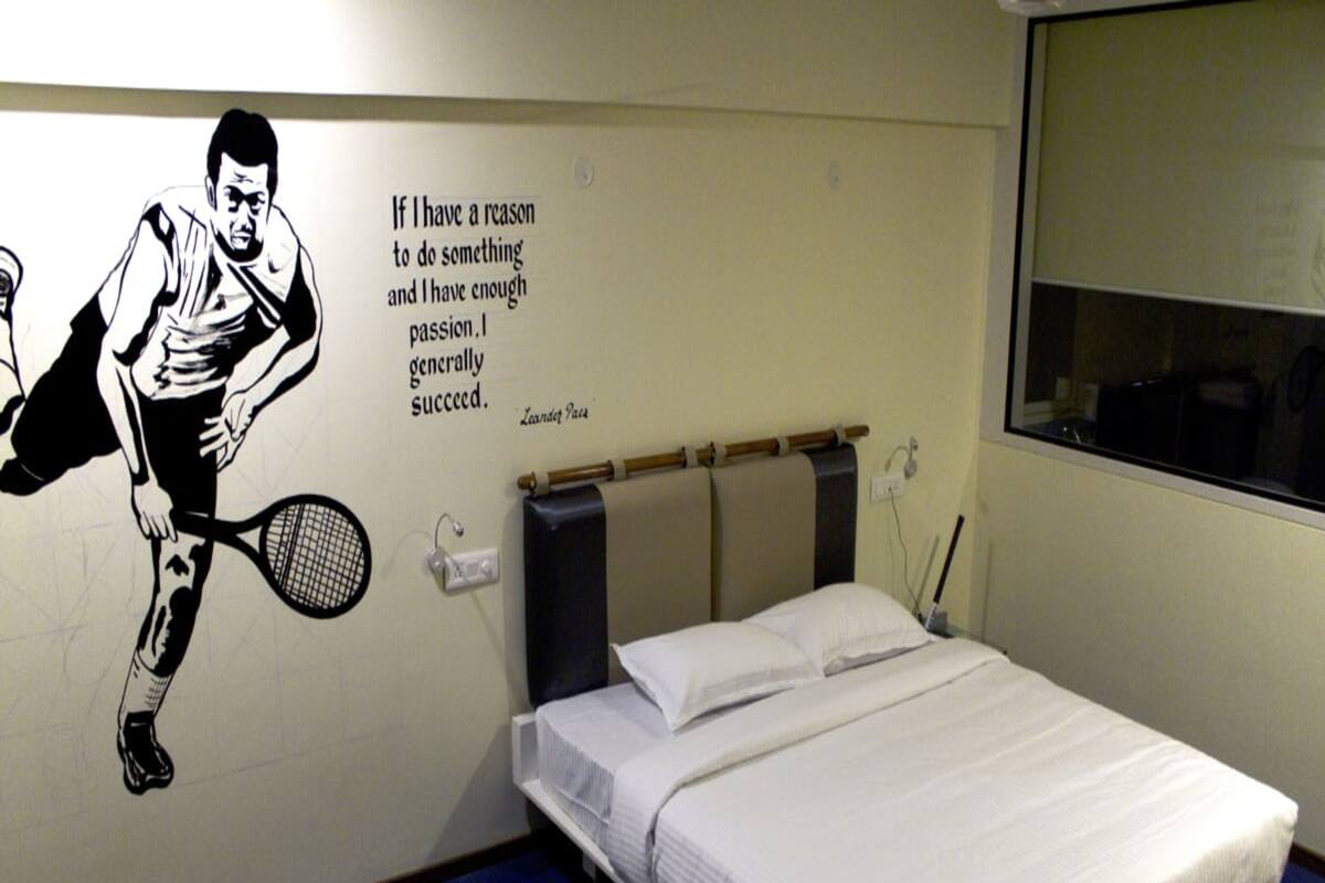Deluxe Double or Twin Room | Desk, WiFi (free), bed sheets