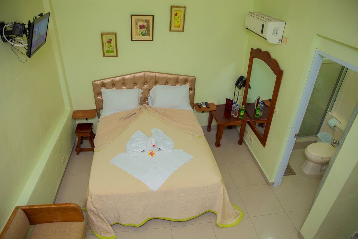 Iron/ironing board, free WiFi, wheelchair access