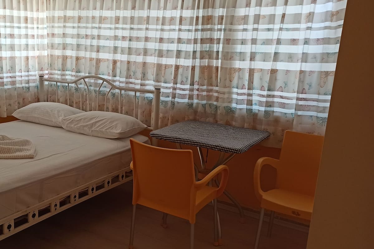 Double Room | Desk, free WiFi