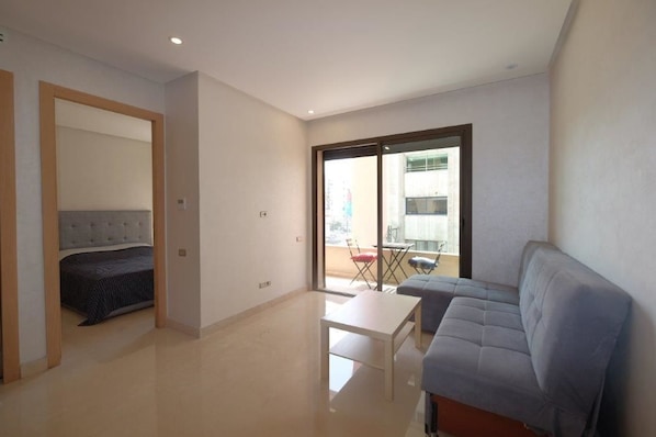 Basic Room, 1 Bedroom | Living room | TV - Cocoon (Casablanca)