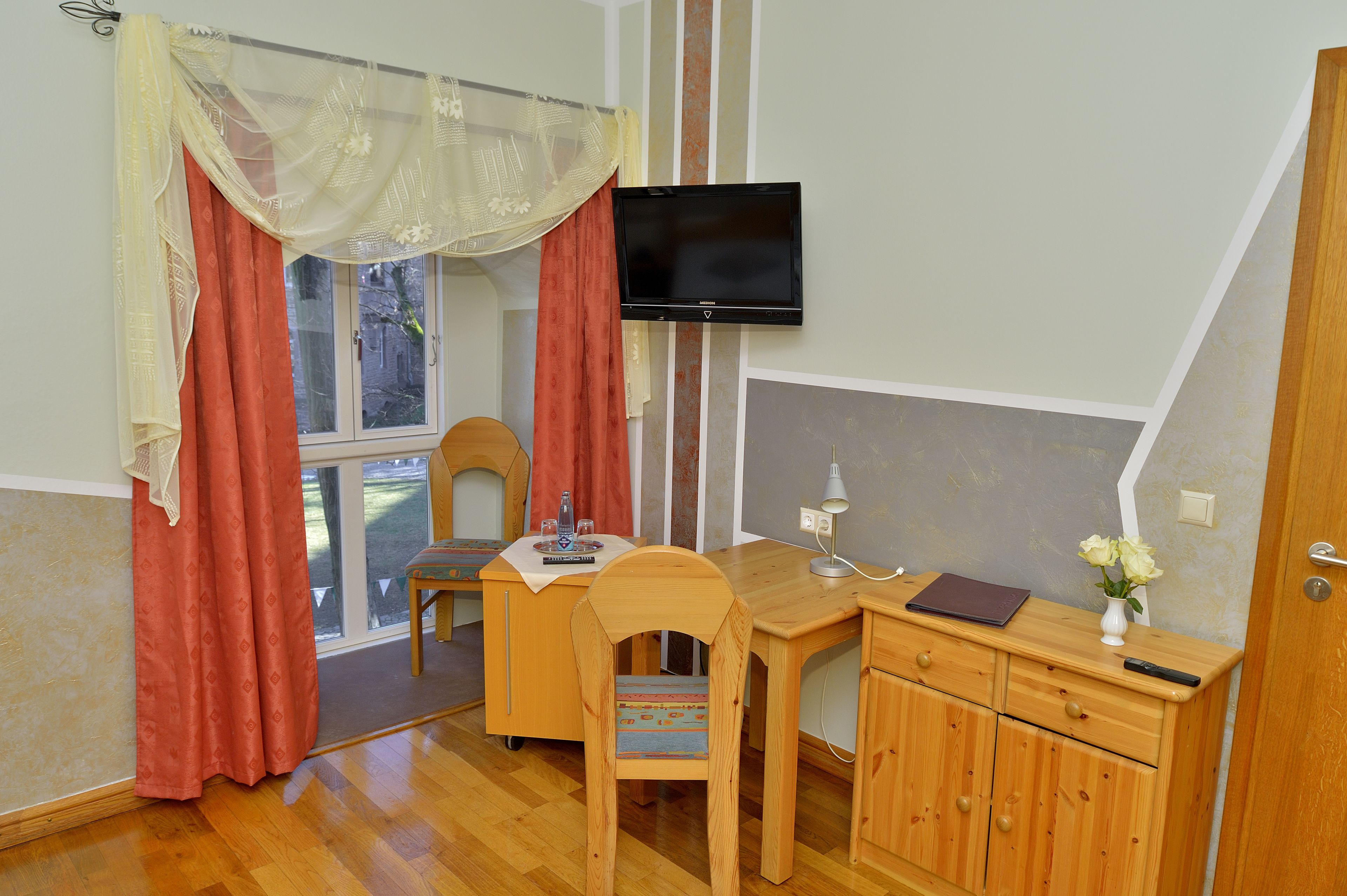 in-room safe, desk, free wifi, bed sheets