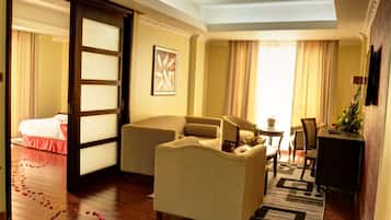 In-room safe, desk, blackout curtains, free WiFi