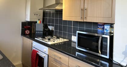 The Wellesley Apartment - sleeps 5 guests  in 4 bedrooms